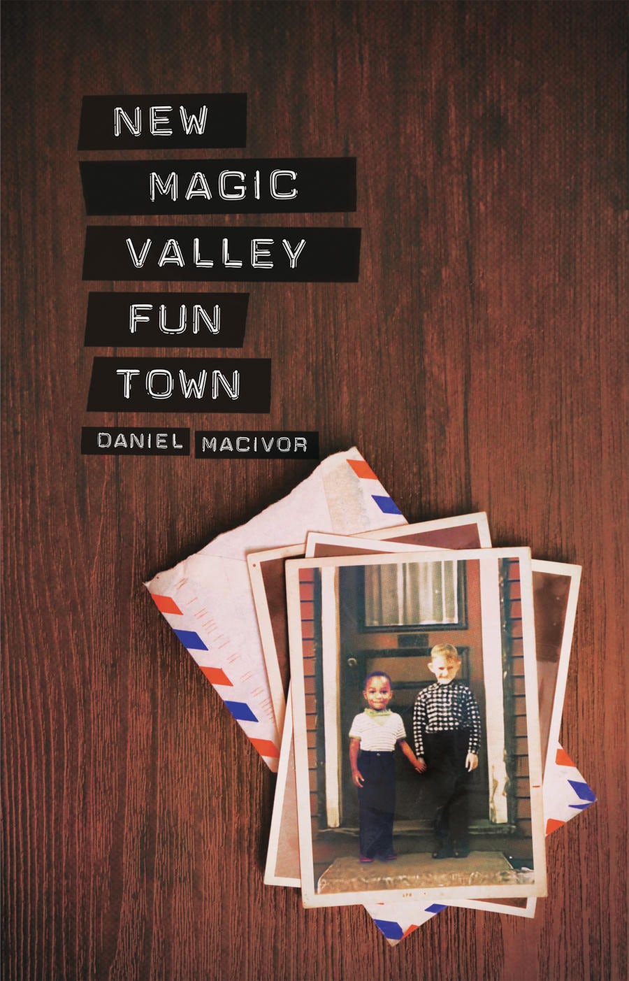 Book cover image for New Magic Valley Fun Town ISBN: 9780369101334